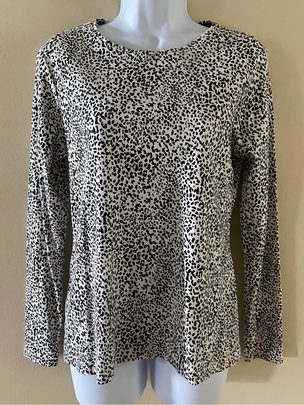 Croft & Barrow Women’s Small Black White Animal Print Long Sleeve Classic Tee Co